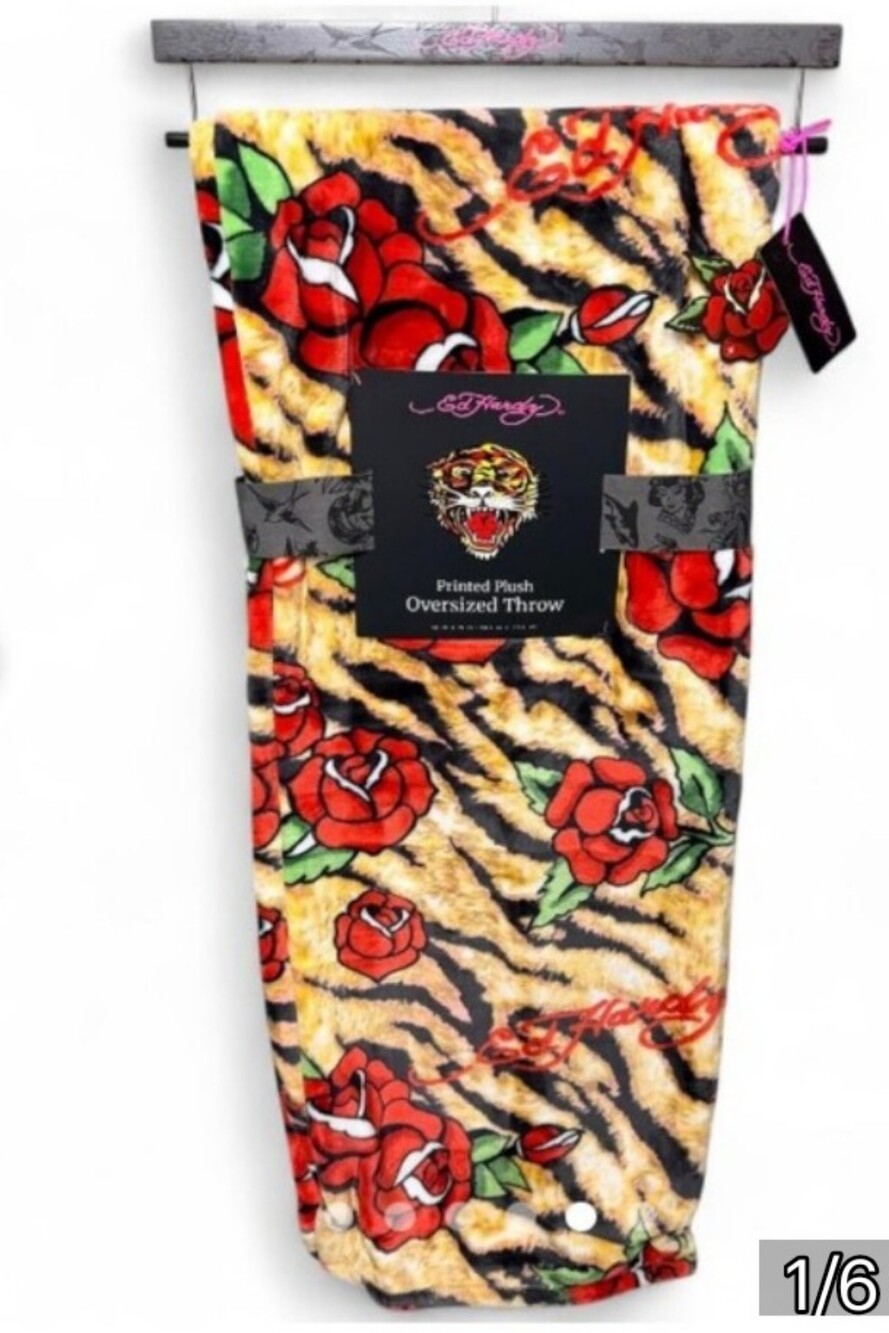 Ed Hardy  Iconic  Tiger-Print &Red RosePlush Throw🌹